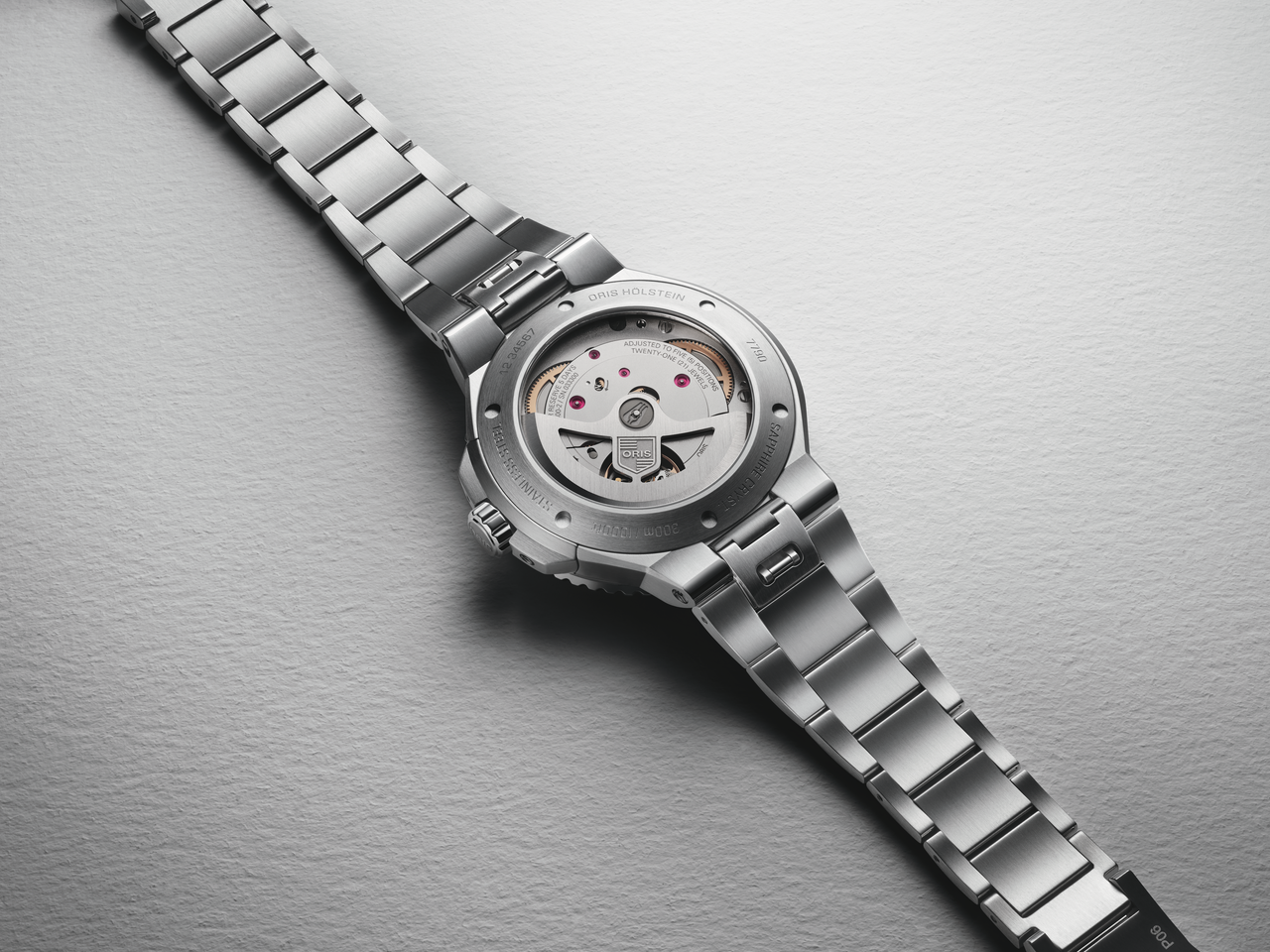 Aquis Date Calibre 400