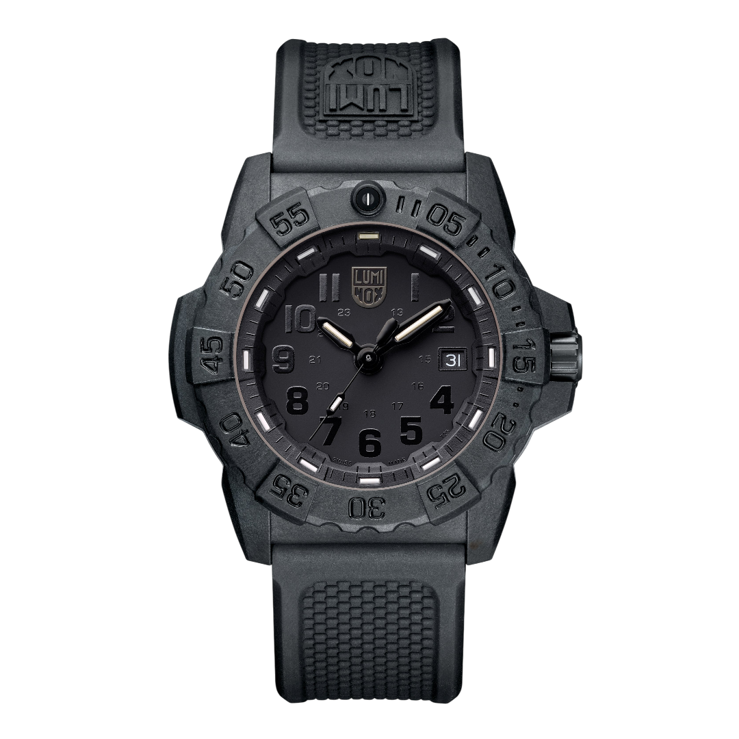 Discover the Luminox Canada Navy SEAL 3501.BO.F Swiss Watch. The Luminox Navy SEAL impresses with its 45 mm CARBONOXâ„¢ case with diver's bezel and up to 200 meters water resistance and can be used for diving.