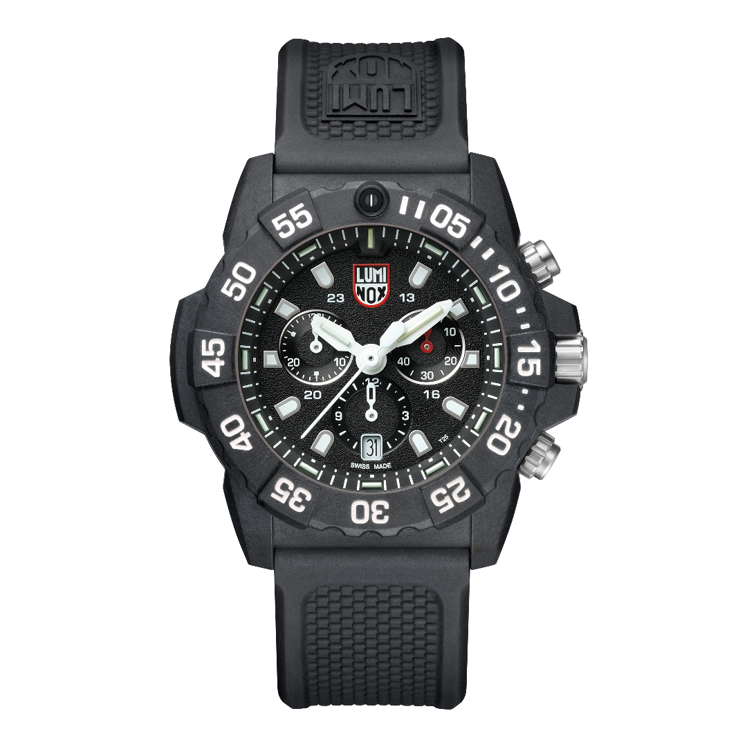 Discover the Luminox Canada Navy SEAL Chronograph 3581 Swiss Watch. The Luminox Navy SEAL Chronograph impresses with its 45 mm CARBONOXâ„¢ case, diver's bezel and water resistance of up to 200 meters and can be used for diving.