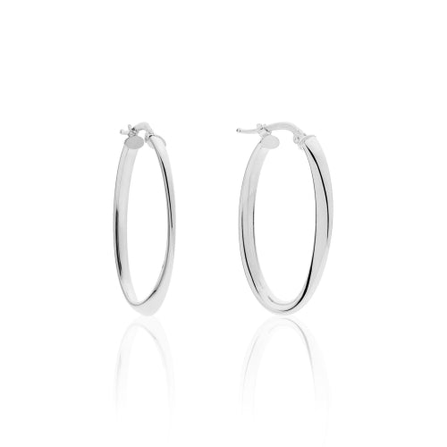 Discover the Unoaerre Oval hoop silver earrings. Oval hoop silver earrings.