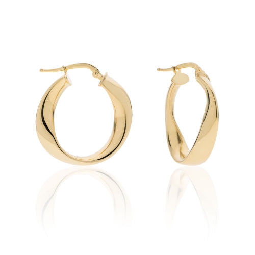 Discover the Unoaerre Golden silver hoop earrings. Silver hoop earrings in shiny finish.