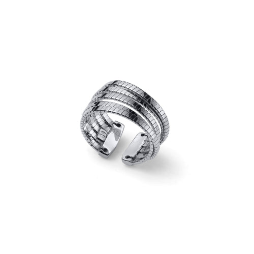 Discover the Unoaerre Sterling silver ring. Silver ring with five strands in striped finish.