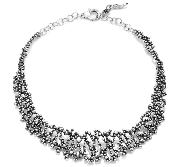 Discover the Giovanni Raspini Perlage Necklace. Timeless sterling silver necklace with intricate perlage design.
