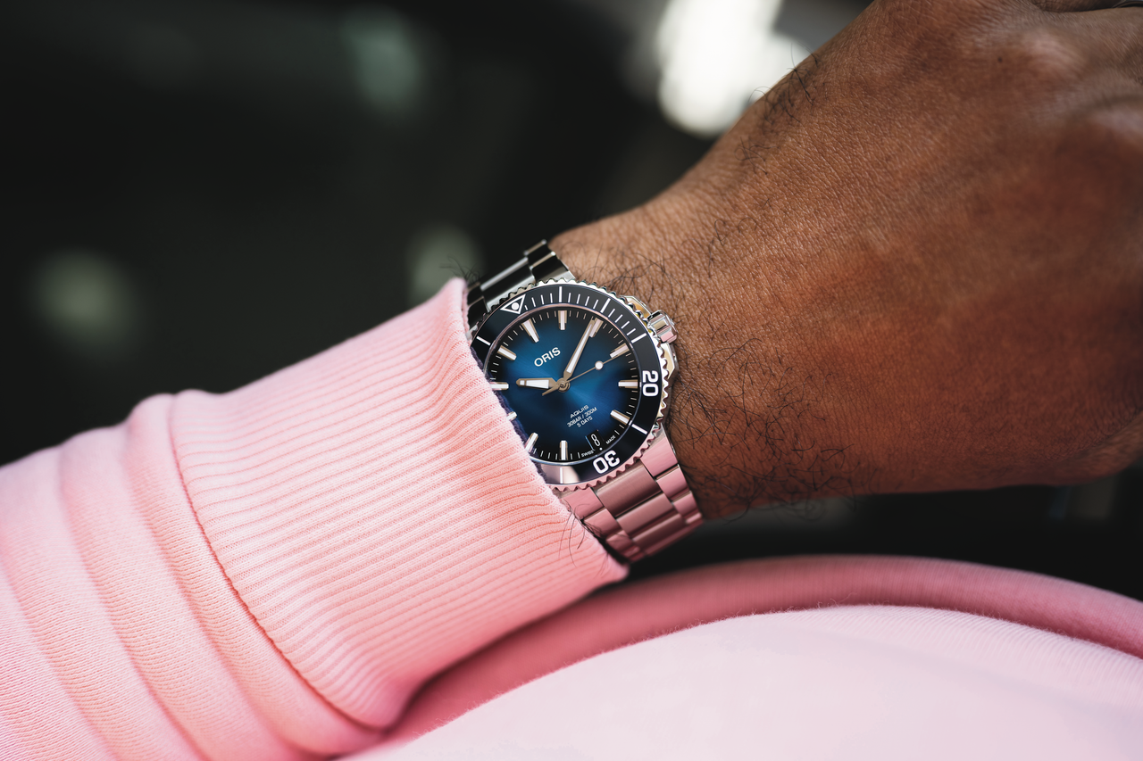 Aquis Date Calibre 400