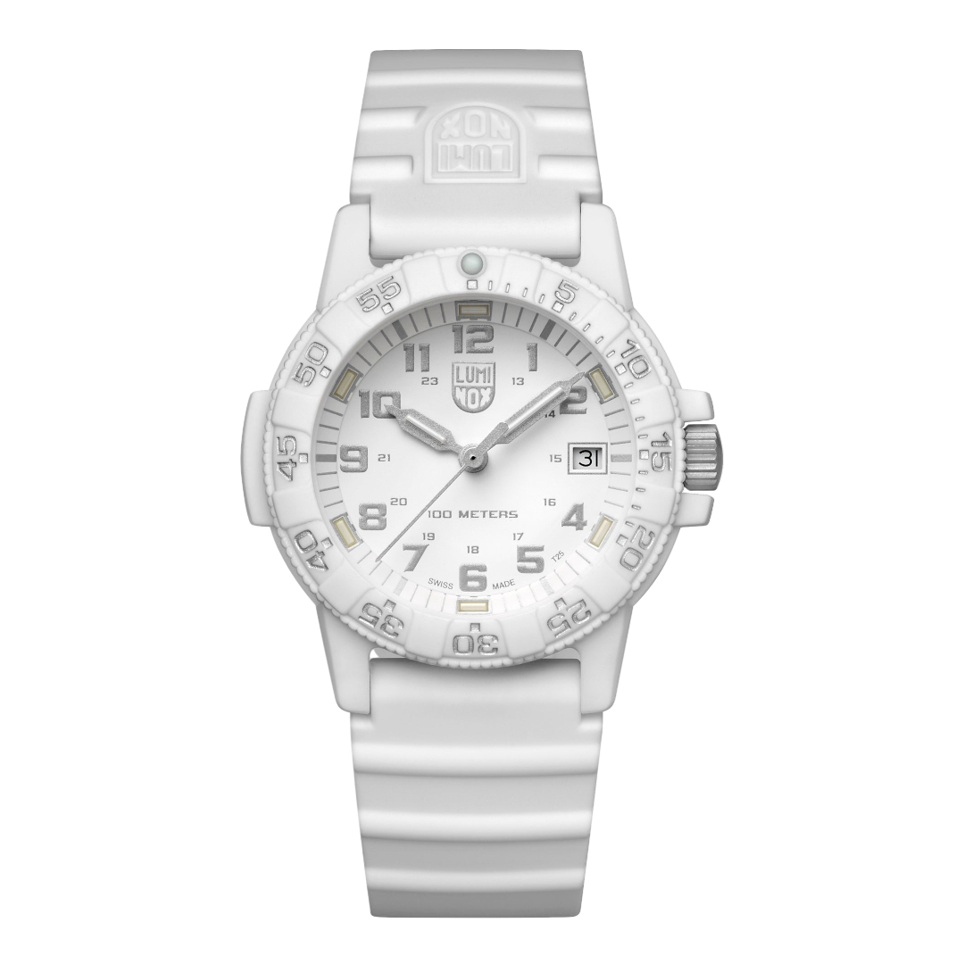 Discover the Luminox Canada Leatherback Sea Turtle 0307.WO Swiss Watch. Luminox, known for its pioneering use of self-powered illumination technology, launched the newest addition to the SEA series - the Leatherback Sea Turtle.