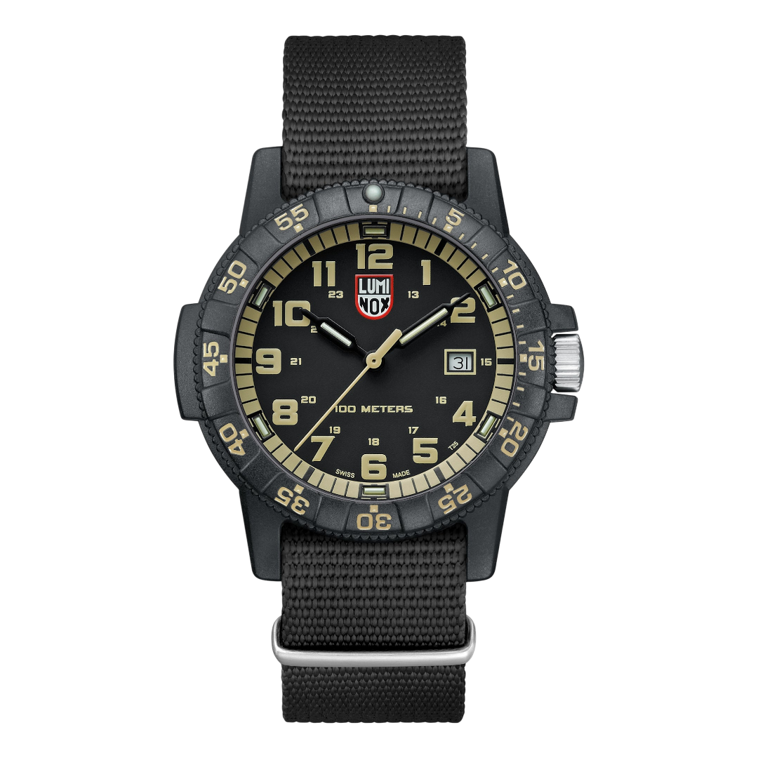 Discover the Luminox Canada Leatherback Sea Turtle Giant 0333 Swiss Watch. Luminox, known for its pioneering use of self-powered illumination technology, launched the newest addition to the SEA series 0320 - the Giant Sea Turtle.