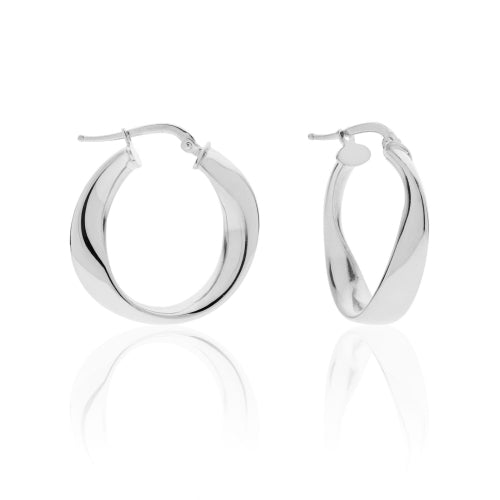 Discover the Unoaerre Silver hoop earrings. Silver hoop earrings in shiny finish.