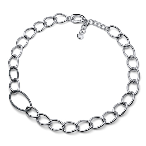 Découvrez le Unoaerre Oval chain Collier. Ce bijou allie design raffiné, finition soignée et élégance intemporelle.