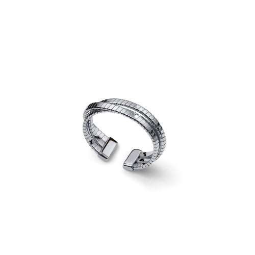 Discover the Unoaerre Sterling silver ring. Silver ring with three strands in striped finish.