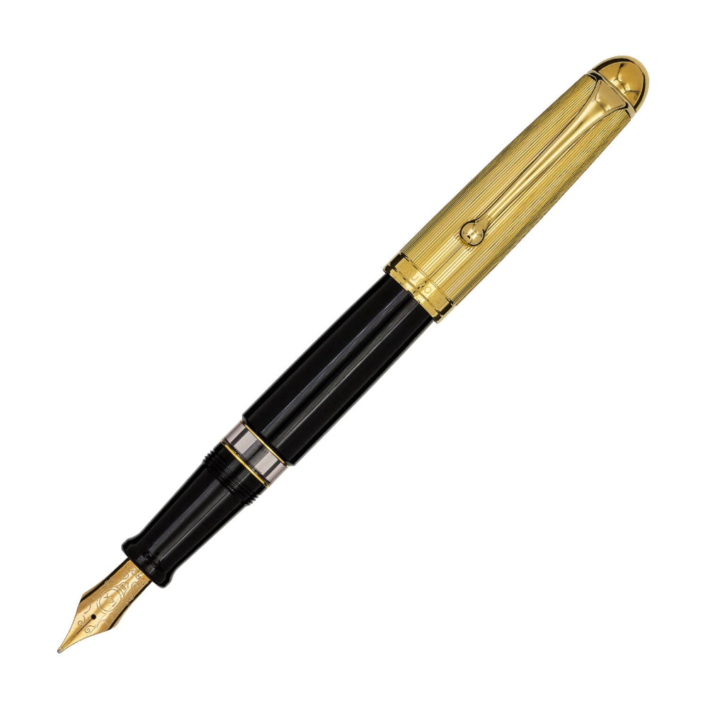 Discover the Aurora 88 Big Pen. Elevate your writing with this sophisticated fountain pen, where timeless elegance meets everyday functionality.