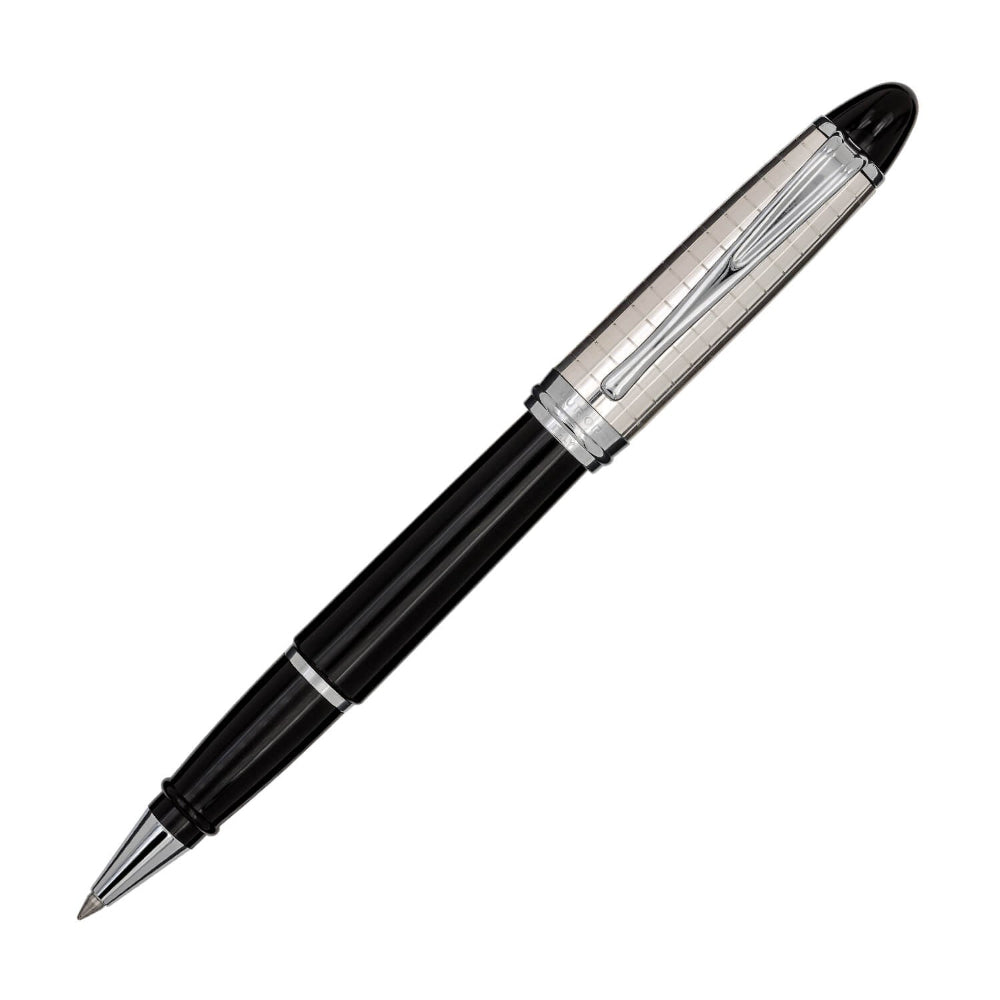 Discover the Aurora Ipsilon Quadra Pen. The Ipsilon Quadra combines refined craftsmanship with contemporary design.