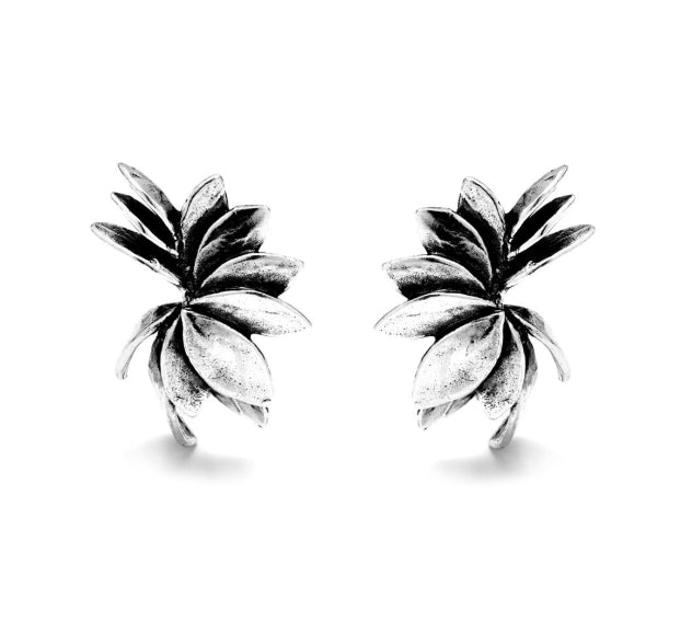 Discover the Giovanni Raspini Skin Earrings. Delicate sterling silver earrings designed for everyday elegance.