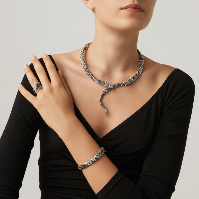 Close-up perspective of the Giovanni Raspini Snake Ring highlighting the texture and design. Crafted from high-quality sterling silver for durability and lasting shine.